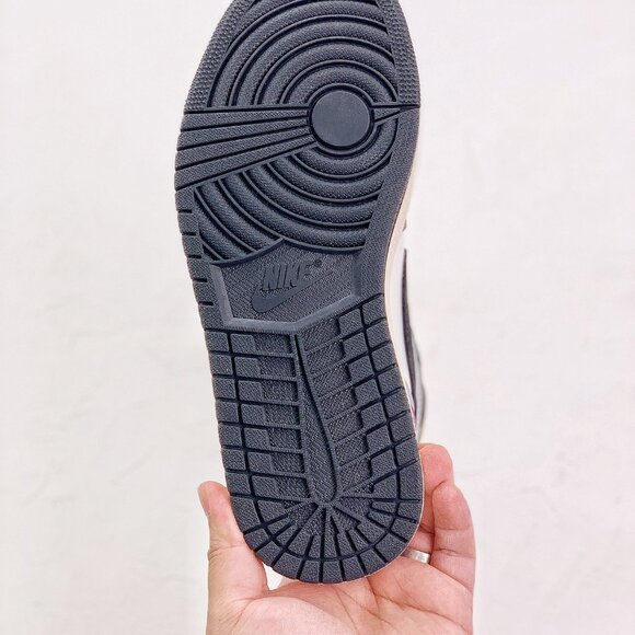 Air Jordan 1 high-top casual fashion sneakers